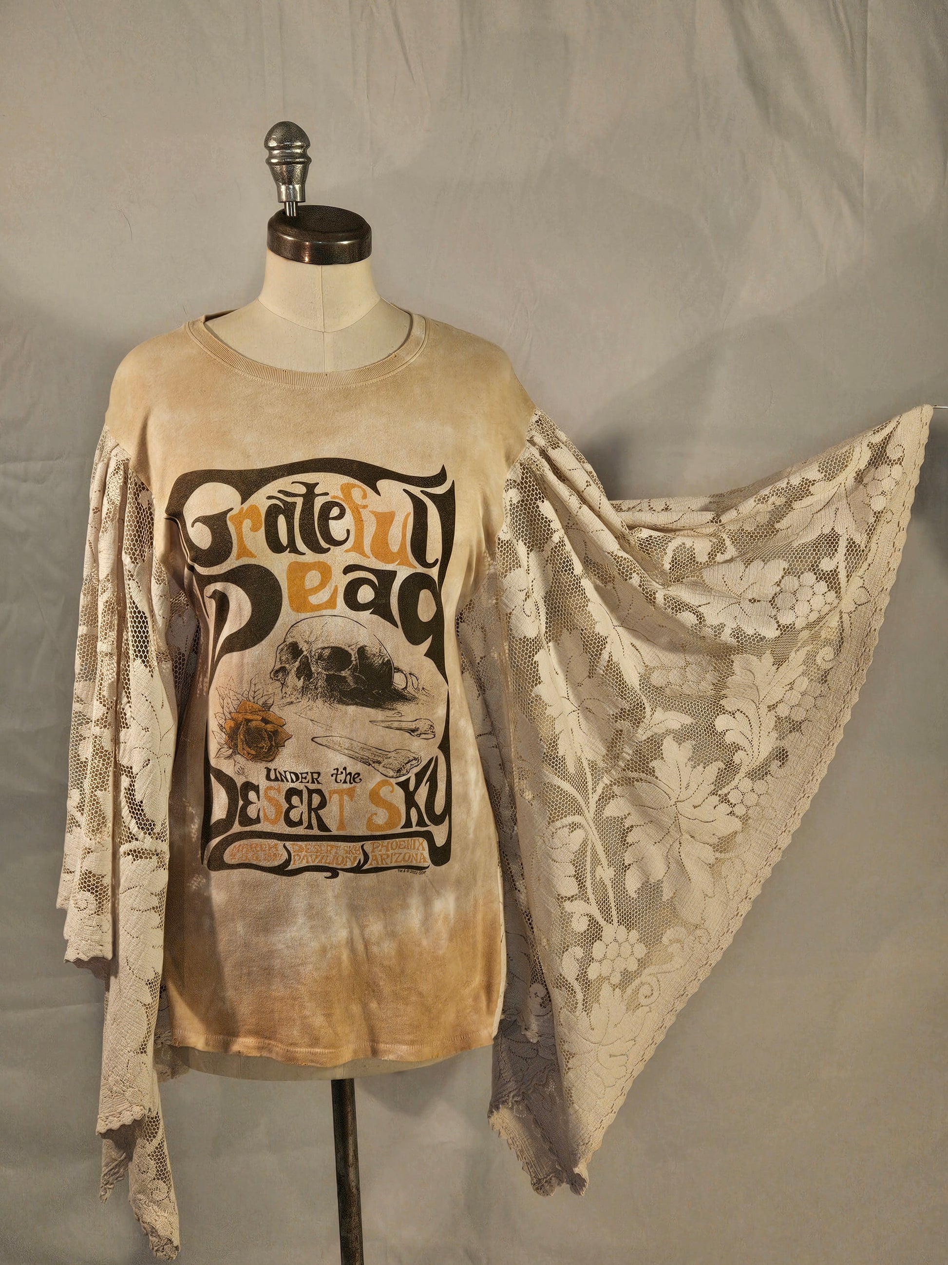 Grateful dead t-shirt with lace sleeves