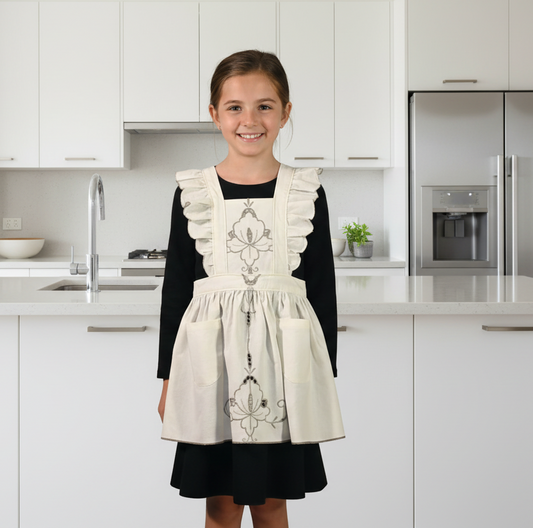 Vintage Apron - White & beige Embroidered with Ruffles