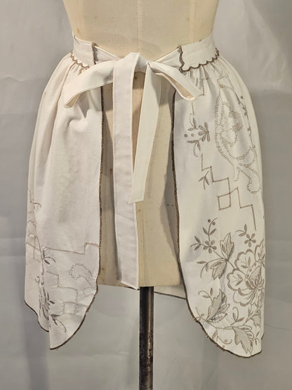 Vintage-Half Apron-white-beige-embroidered with Bows