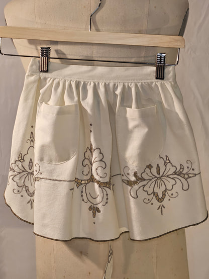 Vintage-Half Apron-white-beige-embroidered