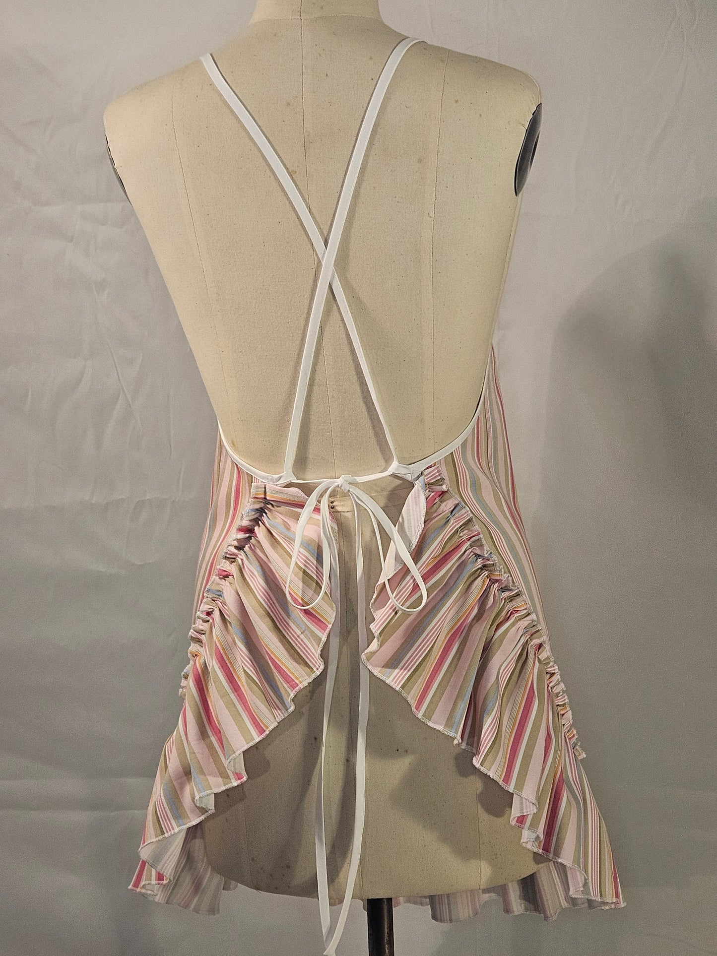 Vintage-Striped Bib Apron with ruffles