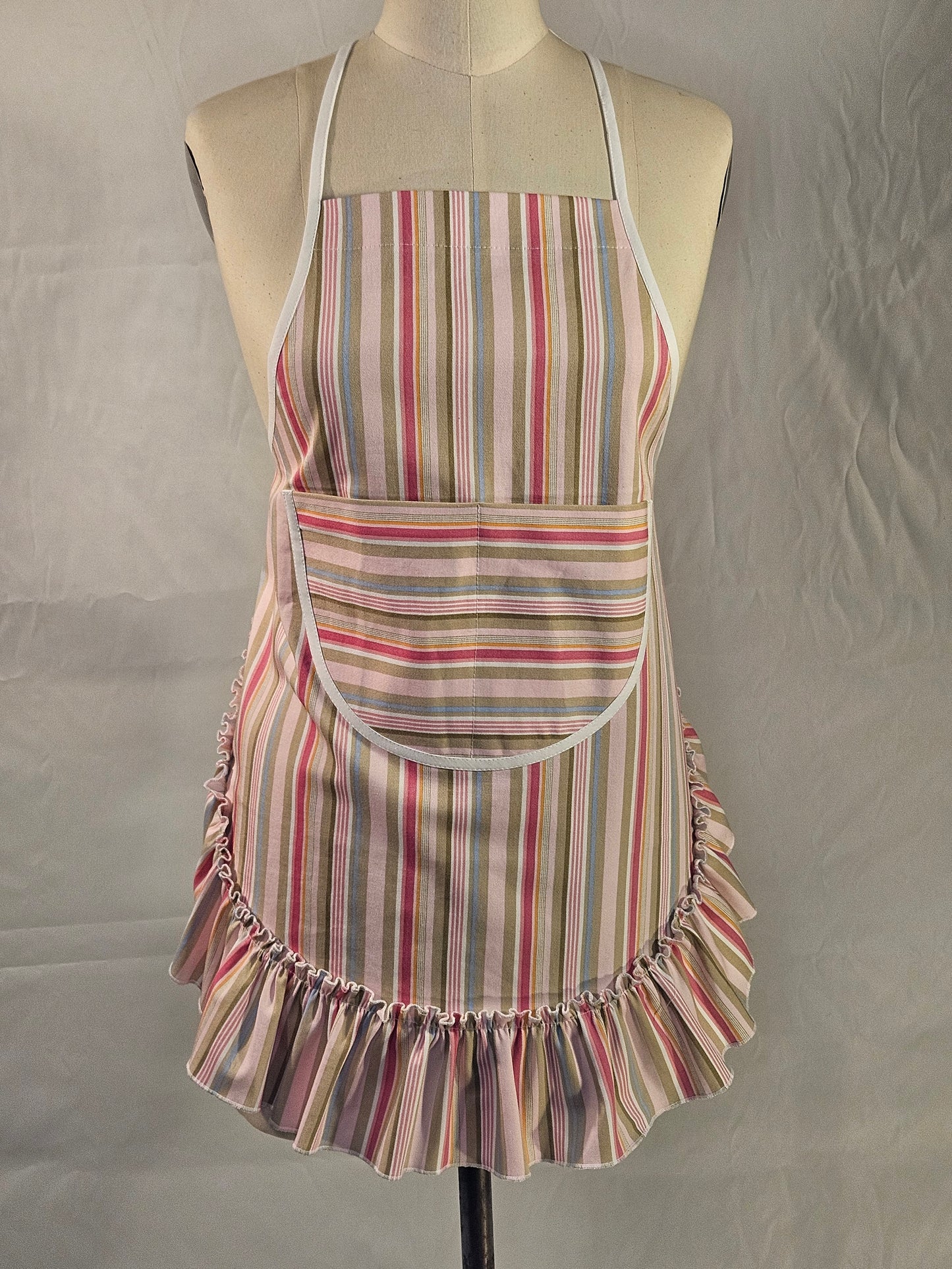 Vintage-Striped Bib Apron with ruffles