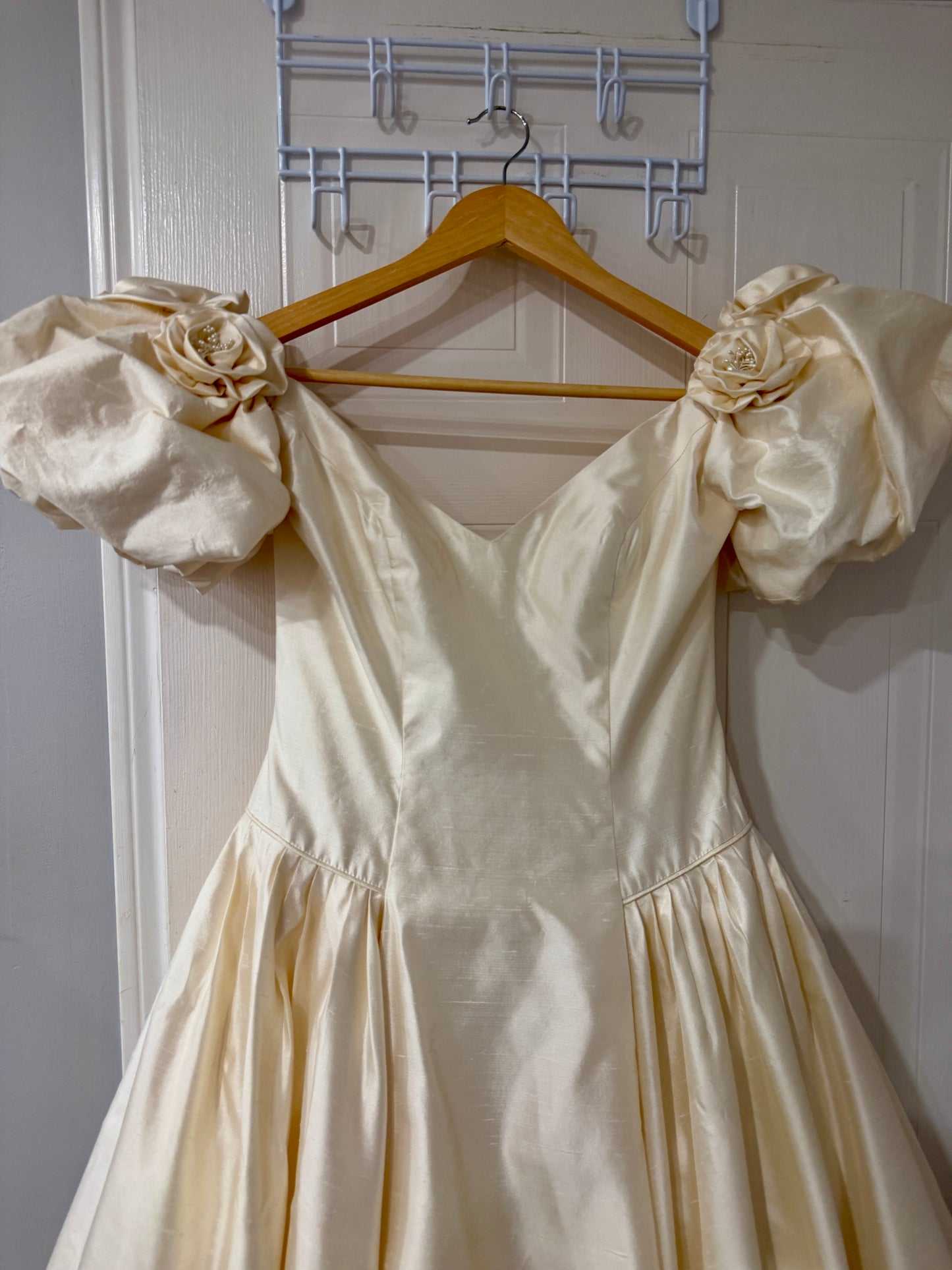 Vintage House of Bianchi 100% Silk Wedding Gown | c. Late 1980s