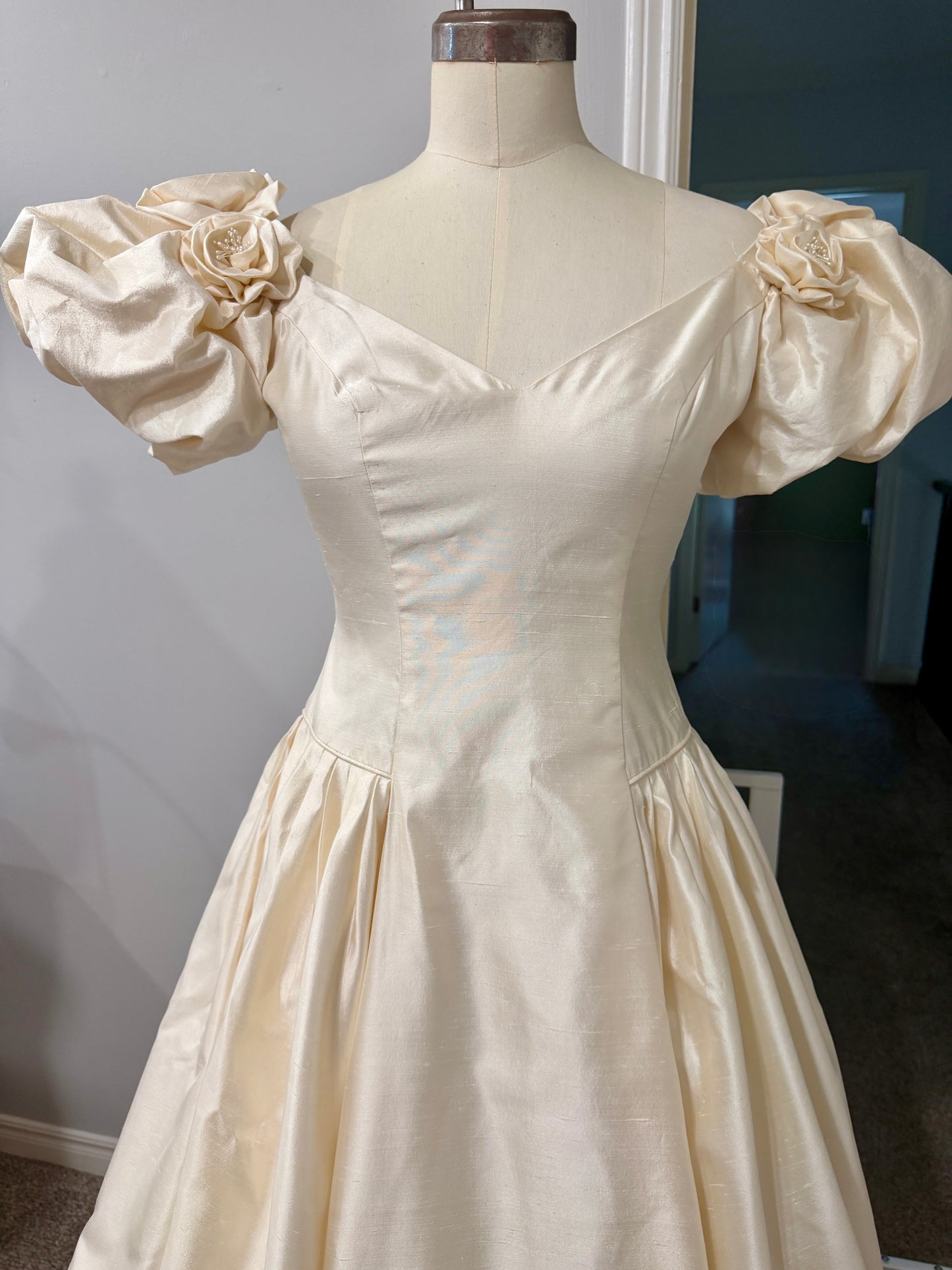Vintage House of Bianchi 100% Silk Wedding Gown | c. Late 1980s