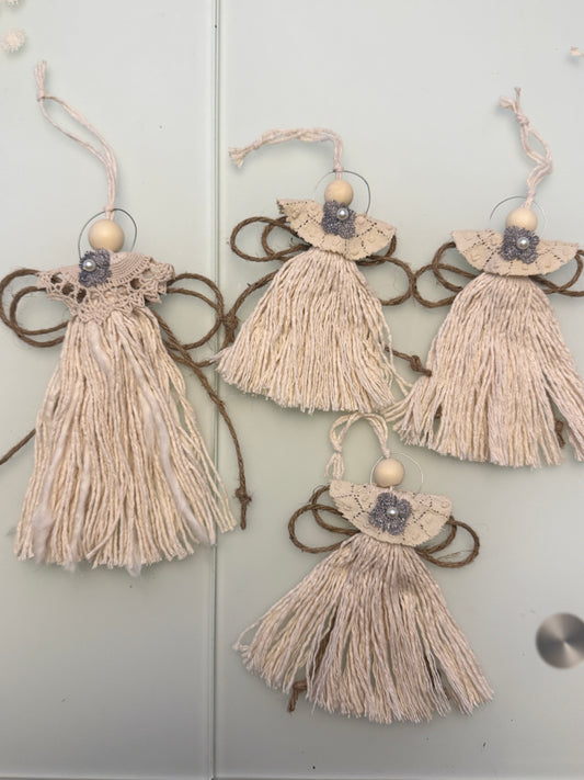 Shows one 9” Angel and three 6” angels. 